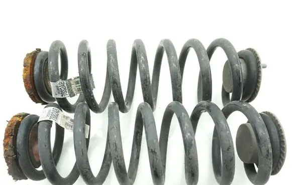 Jeep Grand Cherokee Rear coil spring 