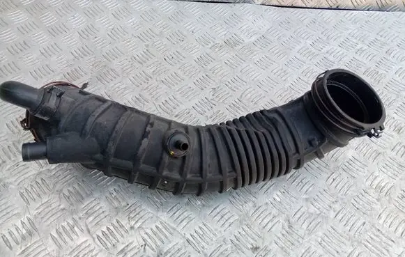 KIA Ceed Turbo air intake inlet pipe/hose 28140-A2550