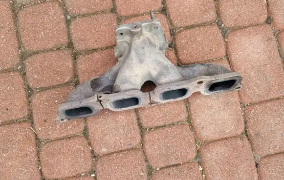 Opel Insignia B Exhaust manifold 12627070