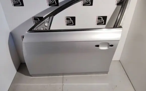 Audi A4 S4 B8 8K Front door LX7W