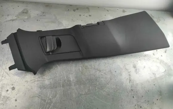 Volvo XC90 (B) pillar trim (top) 32244265 31651530