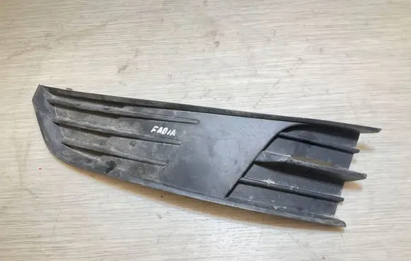 Skoda Fabia Mk3 (NJ) Front fog light trim/grill 6V0807367 3200201128 080365601
