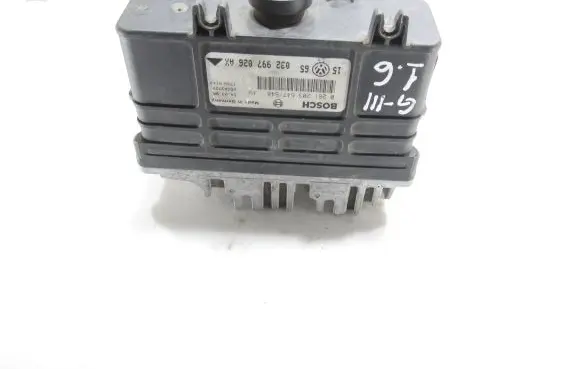 Volkswagen Golf III Engine control unit/module 032997026AX 26SA3725 0261203647
