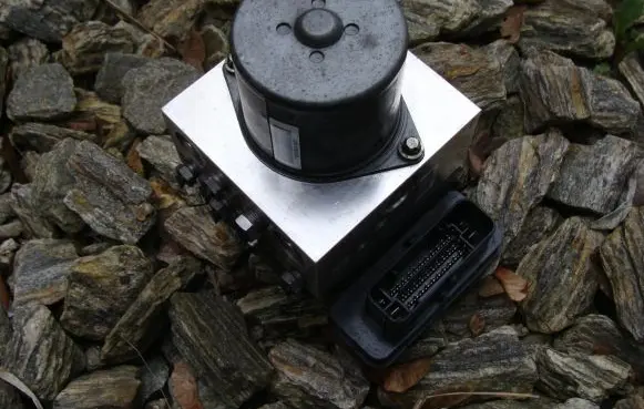 Mercedes-Benz GLE (W166 - C292) ABS Pump A1664311712