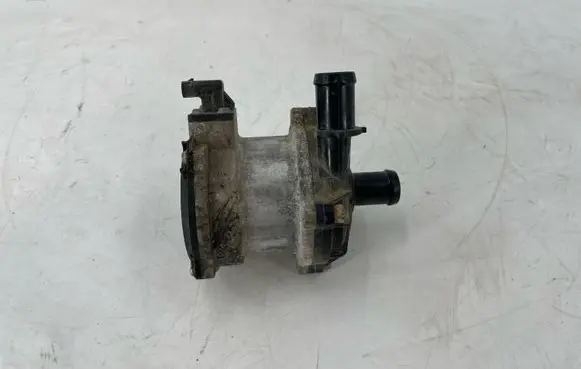 Renault Megane E-Tech Water pump 215815MP1A