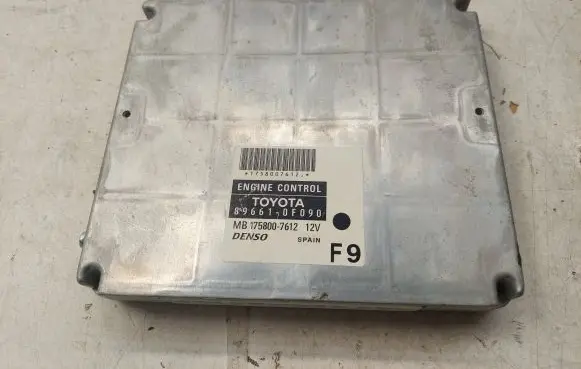 Toyota Corolla Verso AR10 Engine control unit/module 896610F090 MB1758007612