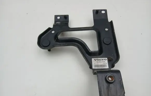 Volvo V60 Distronic sensor bracket 31381555