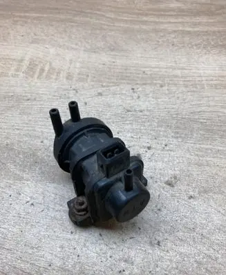 Opel Astra J Vacuum valve 09158200