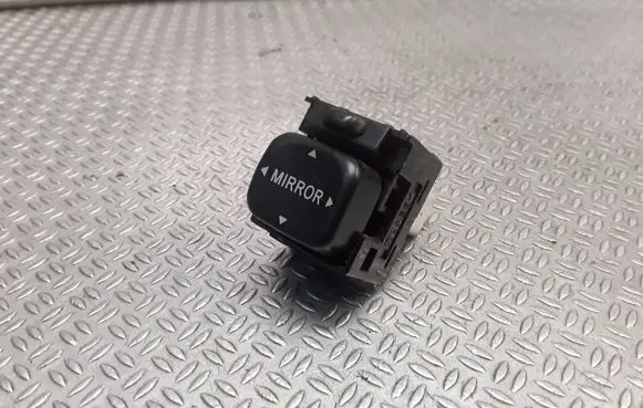 Toyota Yaris Verso Wing mirror switch 183547