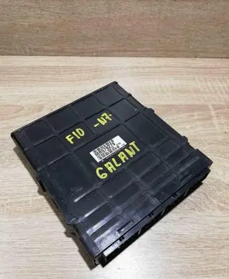 Mitsubishi Galant Central body control module MR578279 E6T35472