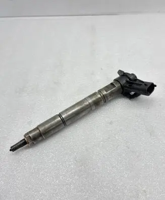 Jeep Cherokee IV KK Fuel injector 15062058F 0445115067