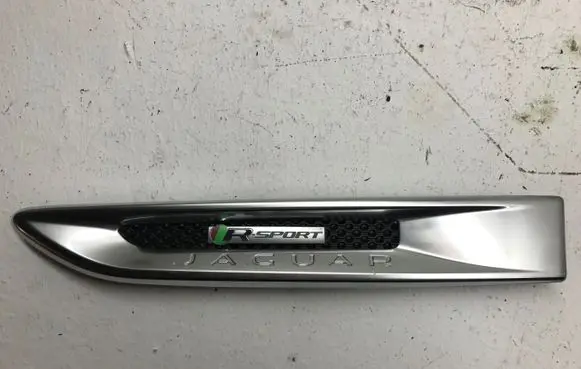Jaguar XE Fender trim (molding) 