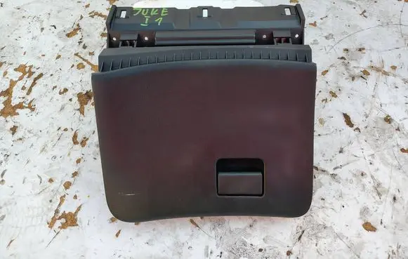 Nissan Juke I F15 Glove box 