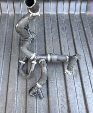Volvo V60 Engine coolant pipe/hose 32249392 8891054200