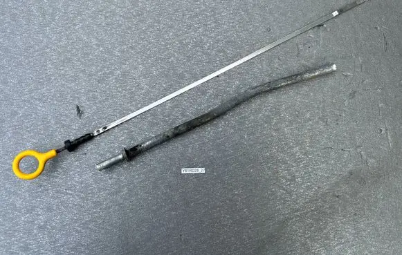 Nissan Patrol Y61 Oil level dip stick 11150VB300 11140VB310