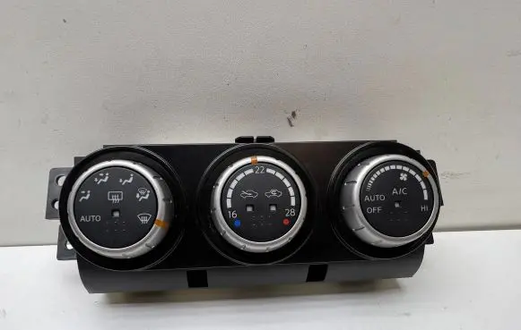 Nissan X-Trail T31 Climate control unit 27500JG700 C7905