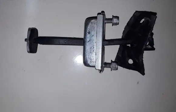 Ford Focus C-MAX Front door check strap stopper
