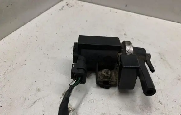 Mercedes-Benz Sprinter W906 Turbo solenoid valve A0051535528