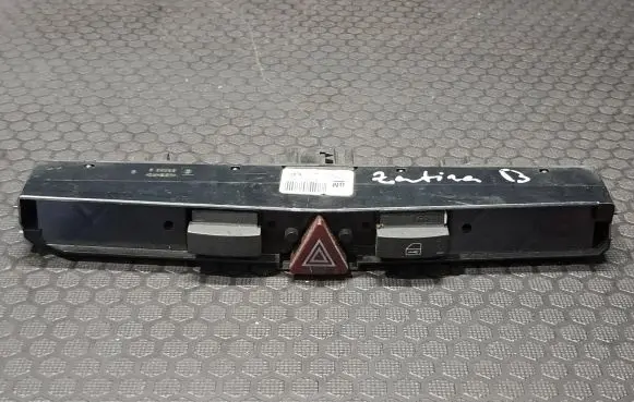 Opel Zafira B Hazard light switch 13100105 03758075