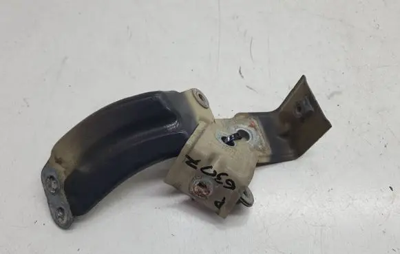 Front bumper mounting bracket