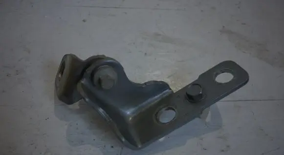 Ford Puma Front door upper hinge