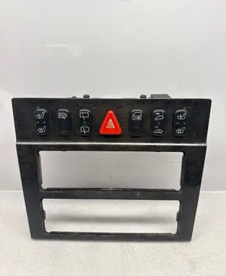 Mercedes-Benz E W210 Seat heating switch 2108200151 670305