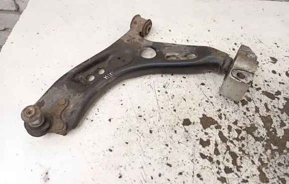 Volkswagen PASSAT B7 Front lower control arm/wishbone