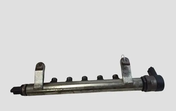 Land Rover Freelander 2 - LR2 Fuel main line pipe 9670890580