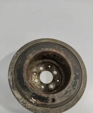 Volkswagen PASSAT B5 Crankshaft pulley 028105243