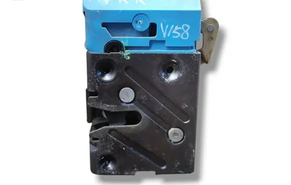 Volvo XC90 Front door lock 30699748
