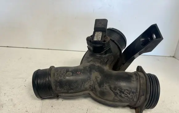 Audi Q7 4L Intercooler hose/pipe 4L0145795