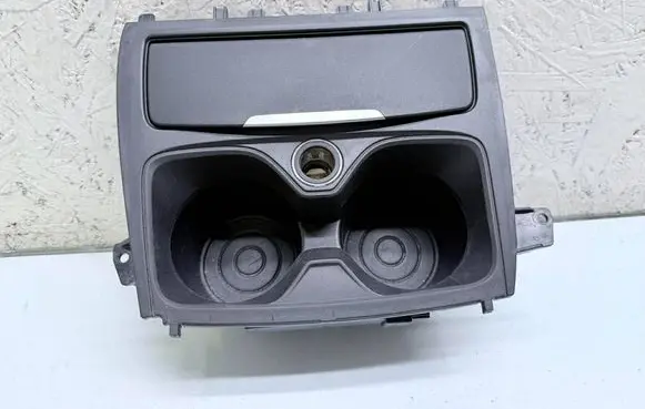Cup holder front