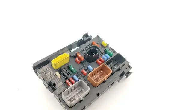 Peugeot 207 Fuse module 9664055480