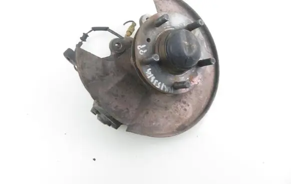 Front wheel hub spindle knuckle