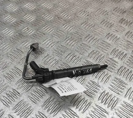 Mercedes-Benz ML W166 Fuel injector A6420701187