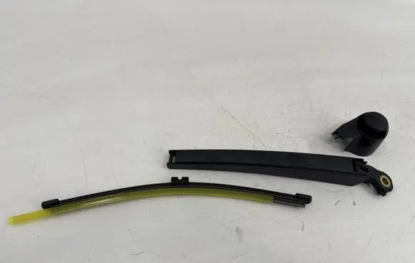 Volkswagen PASSAT B6 Rear wiper blade 