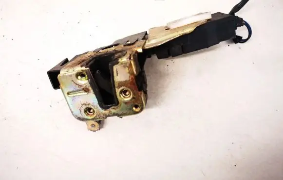 Mitsubishi Carisma Front door lock