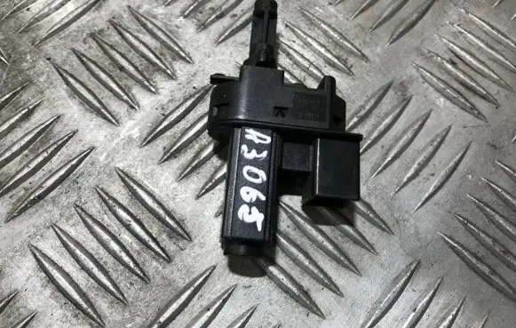 Clutch pedal sensor