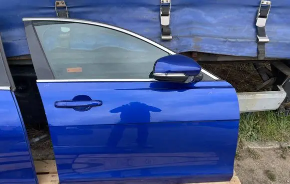 Jaguar XE Front door