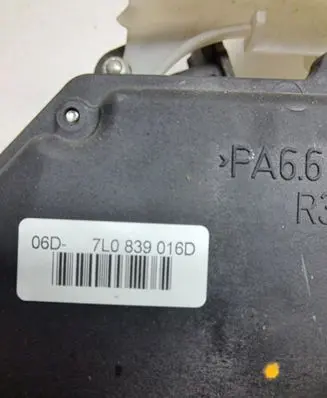 Volkswagen Golf VI Rear door lock 7L0839016D