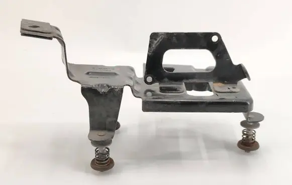 Mercedes-Benz GL X166 Pneumatic air compressor holding bracket A1663200143 0611YA03