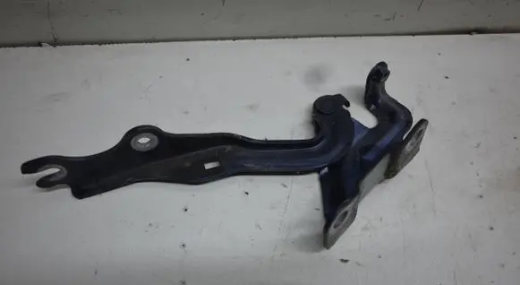 Engine bonnet/hood hinges