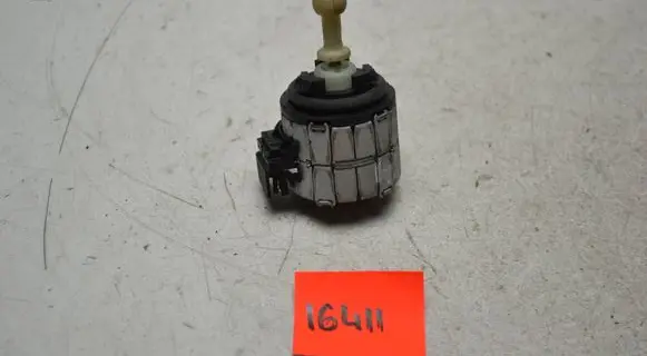 Headlight level adjustment motor