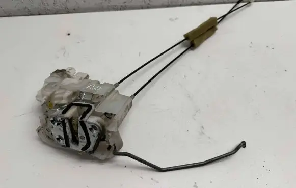 Subaru Outback Front door lock