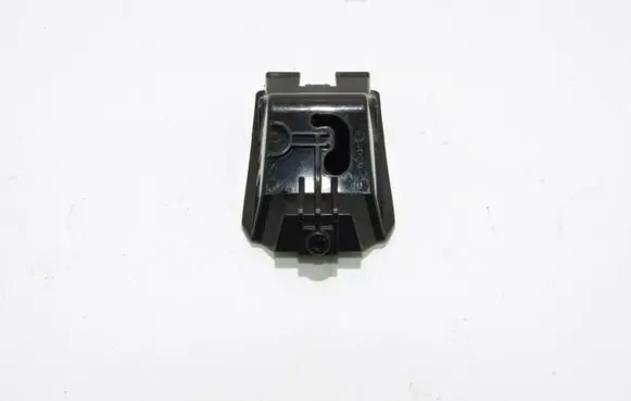 Suzuki Grand Vitara I Engine bonnet (hood) release handle