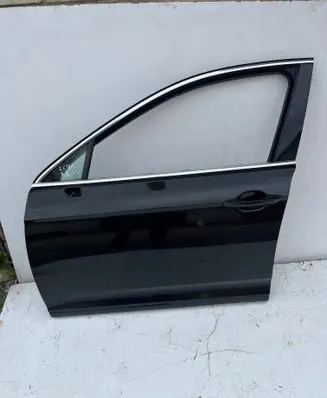 Volkswagen PASSAT B8 Front door 3G0831311F