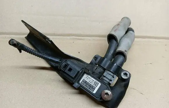 Skoda Octavia Mk2 (1Z) Exhaust gas pressure sensor 076906051B 05511771 51MPP0202