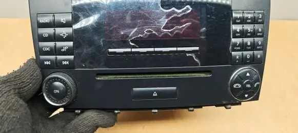 Mercedes-Benz CLK A209 C209 Radio/CD/DVD/GPS head unit A2038273842