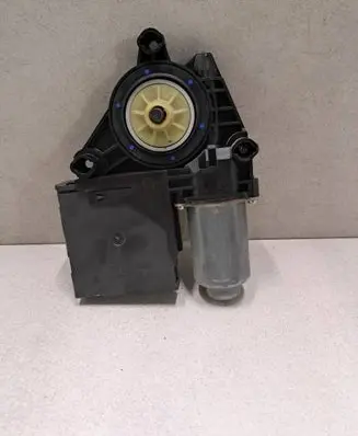 Volkswagen Caddy Front door window regulator motor 1T0959702R 402299B