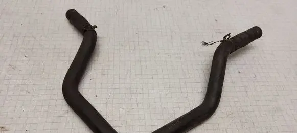 Volkswagen PASSAT B5.5 Engine coolant pipe/hose 8D0121107M